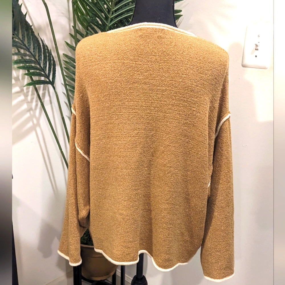 Sweater - Picture 4 of 7